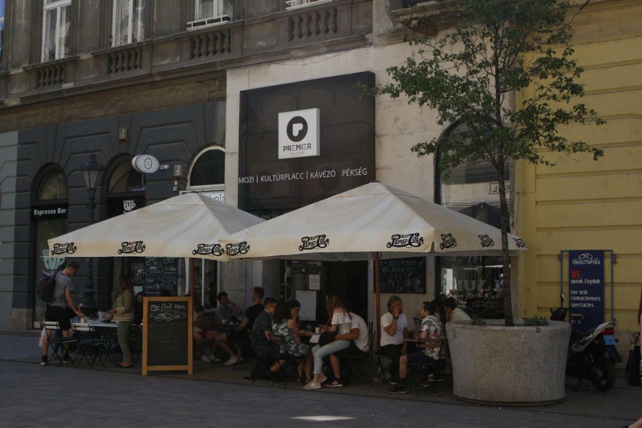 Budapest Passage 2 — Photos 2