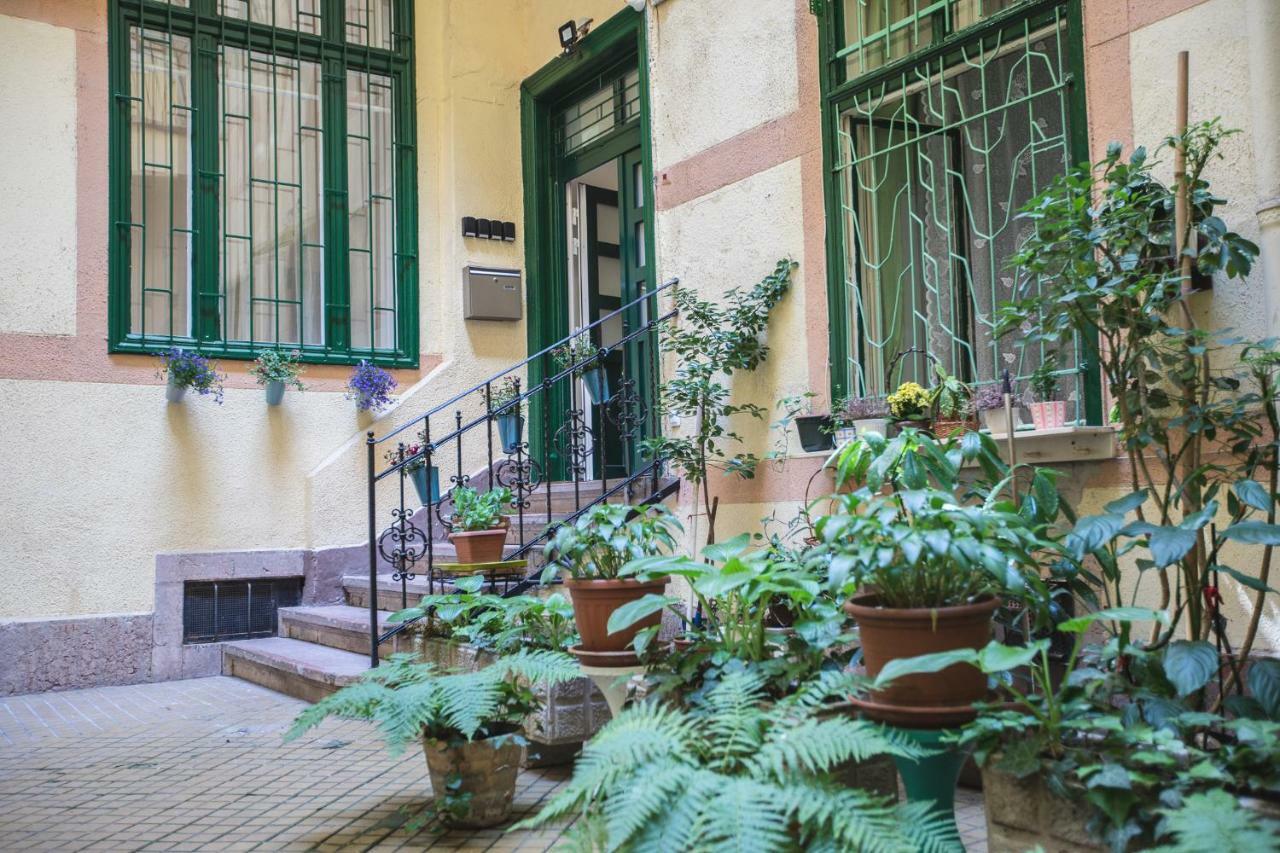 Budapest Passage 2, Budapest